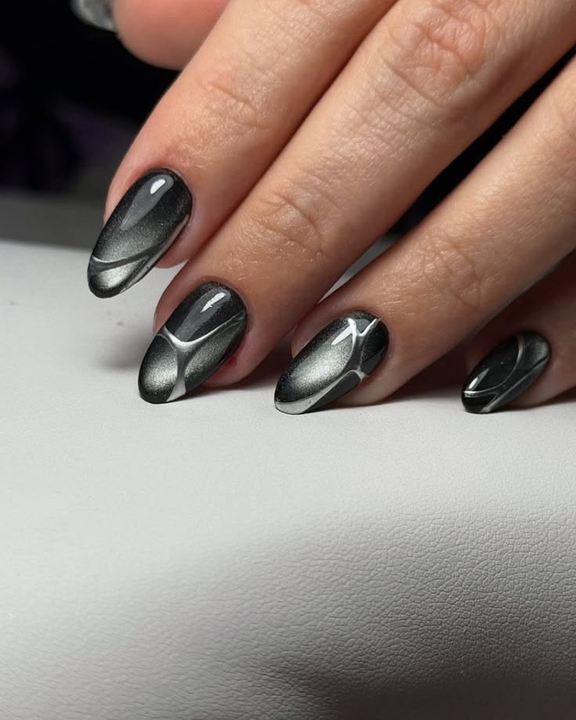 Manicura negra con efecto metalizado — JLU Nails Studio
