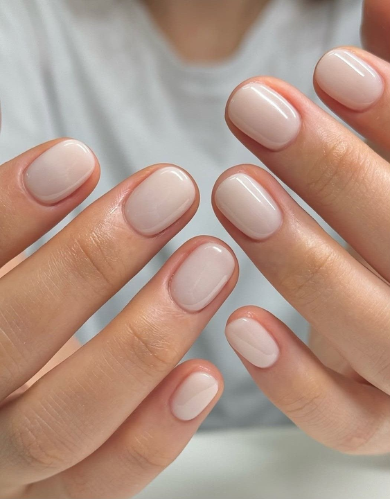 Manicura blanca en uñas cortas — JLU Nails Studio
